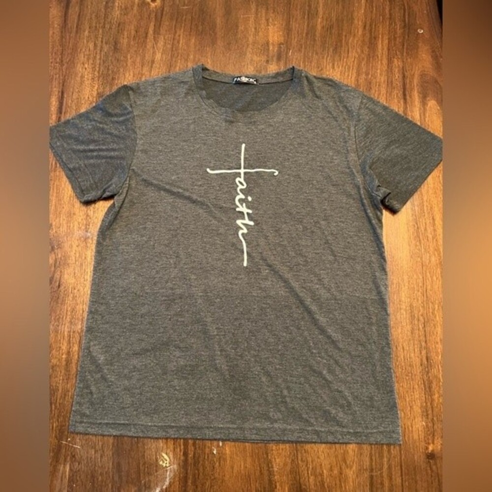 Gray Faith Vertical Cross T-shirt: Size XL
